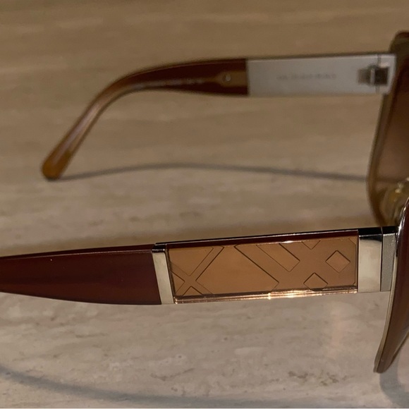 Burberry Sunglasses - Picture 2 of 8